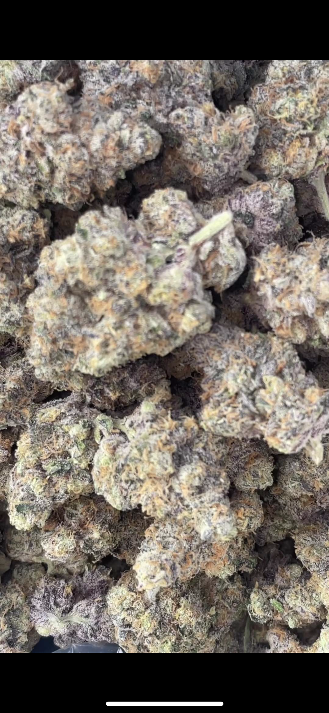 Bubble bath #84 🫡🫵🏾 Out of a huge hunt . A lot of winners but this was the craziest pheno found so far